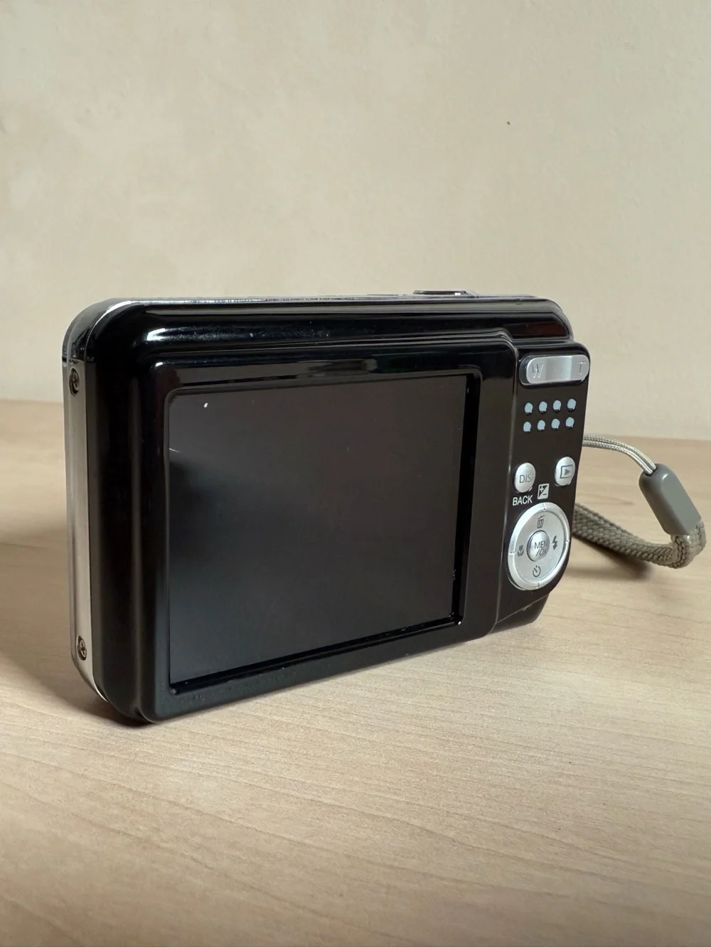 FujiFilm FinePix AX655 16MP Digital Point and Shoot Camera w/5x Optical Zoom